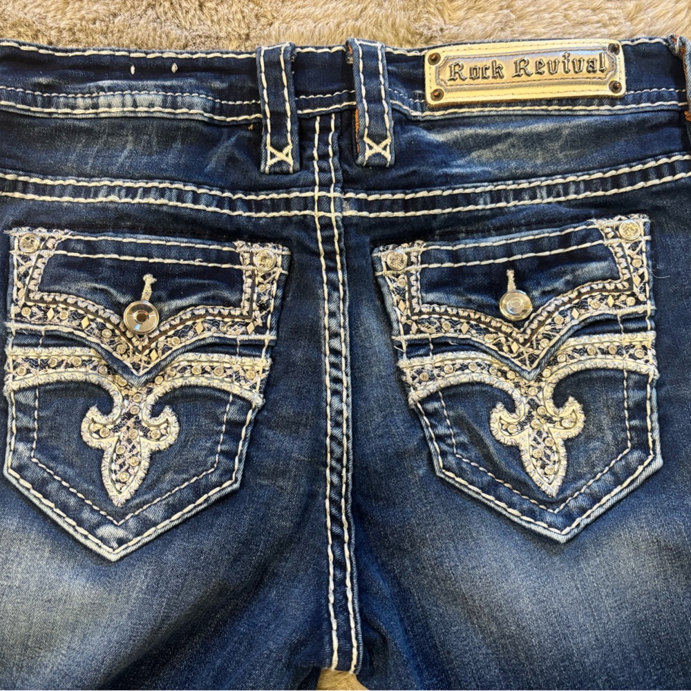 Rock Revival Celinda Easy Cropped Jeans with Silver Embellishments
